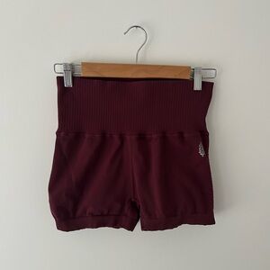 Free People Movement Good Karma Bike Shorts Wine colour Size M/L